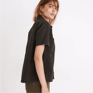 Madewell Denim Short-Sleeve Button-Up Shirt in Lunar Wash